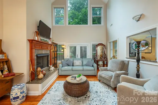 25 Deer Trail WAY, Fairview, NC 28730