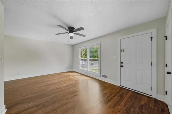 3912 E 47th TER, Kansas City, MO 64130
