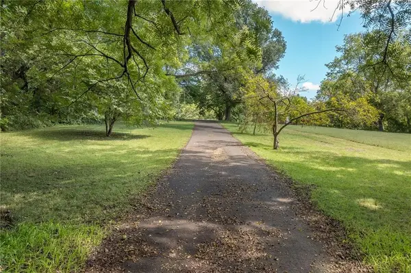 4715 Amazonia RD, St Joseph, MO 64505