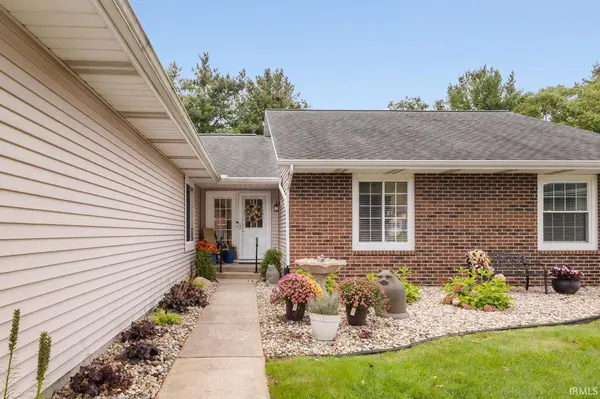 18369 Crownhill DR, South Bend, IN 46637-4328