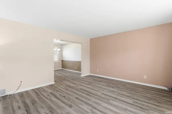 412 E Hively AVE, Elkhart, IN 46517-2568