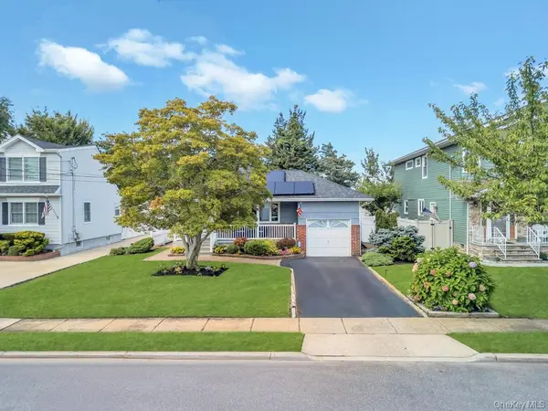 2327 Cleveland ST, Bellmore, NY 11710