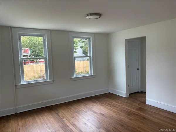 34 S 5th AVE, Brentwood, NY 11717