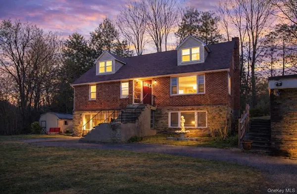 1 Faro LN, Clintondale, NY 12515