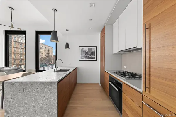 21-21 31st ST #2L, Astoria, NY 11105