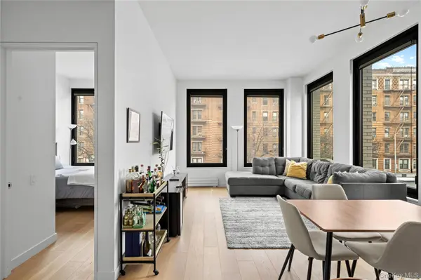 21-21 31st ST #2L, Astoria, NY 11105