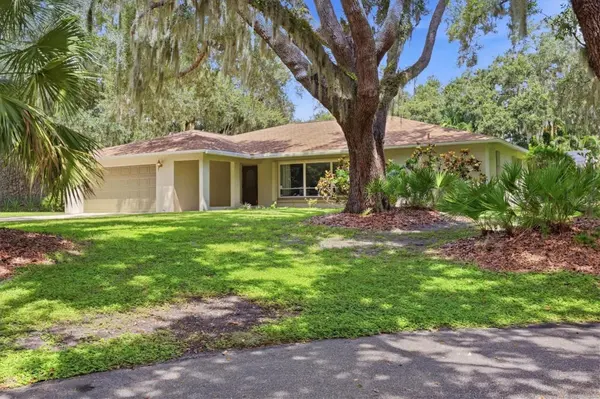7963 N LEEWYNN DR, Sarasota, FL 34240