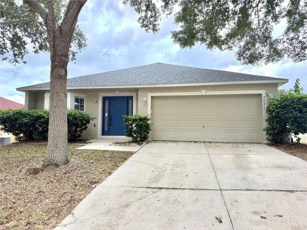 2225 SANDRIDGE CIR, Eustis, FL 32726