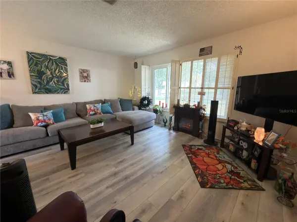 1382 GLENGARRY DR, Palm Harbor, FL 34684