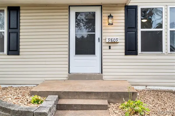 9809 Lullaby LN, St Louis, MO 63114