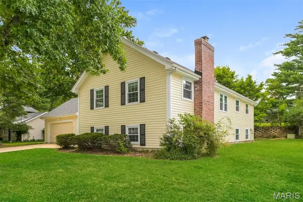 15027 Isleview DR, Chesterfield, MO 63017