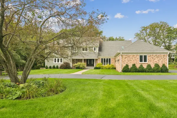 21680 Cambridge DR, Kildeer, IL 60047