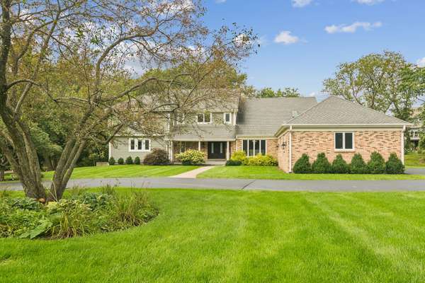 21680 Cambridge DR, Kildeer, IL 60047