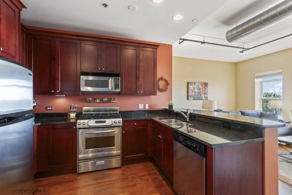 24 W Station ST #413W, Palatine, IL 60067