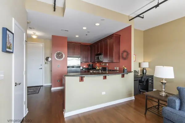 24 W Station ST #413W, Palatine, IL 60067