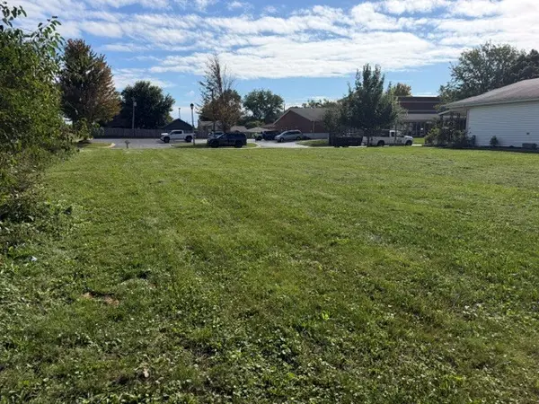 832 N Van Auken ST, Elmhurst, IL 60126