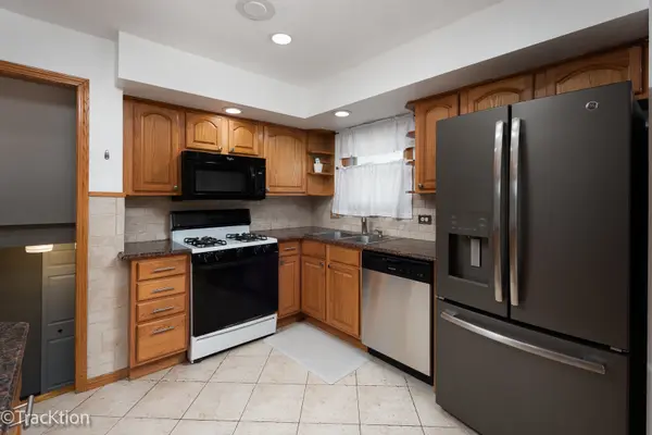 4030 N Adams ST, Westmont, IL 60559