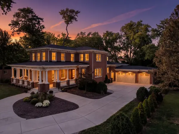 326 E Central RD, Arlington Heights, IL 60005