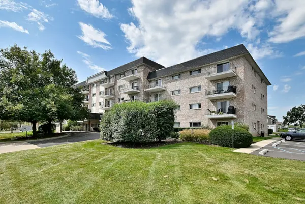 1000 S Lorraine RD #212, Wheaton, IL 60189