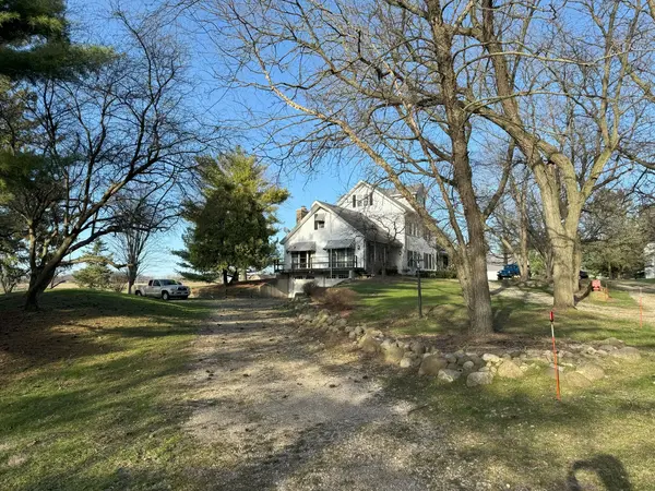 17N753 Widmayer RD, Hampshire, IL 60140