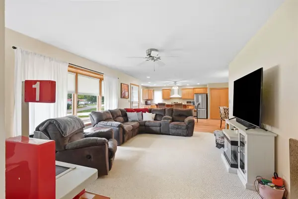 201 Rainbow DR, Fairbank, IA 50629