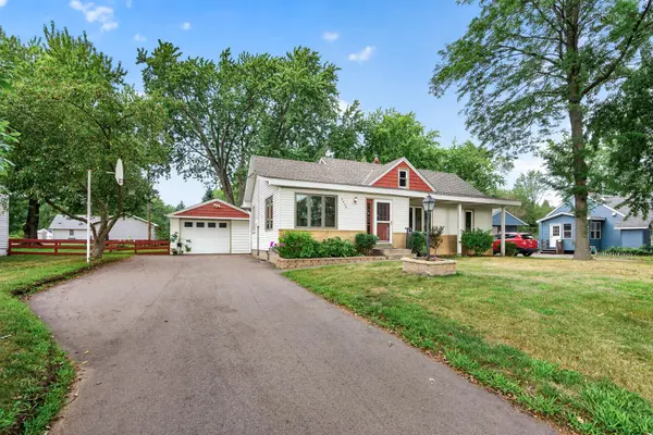 7936 Greenfield AVE, Mounds View, MN 55112