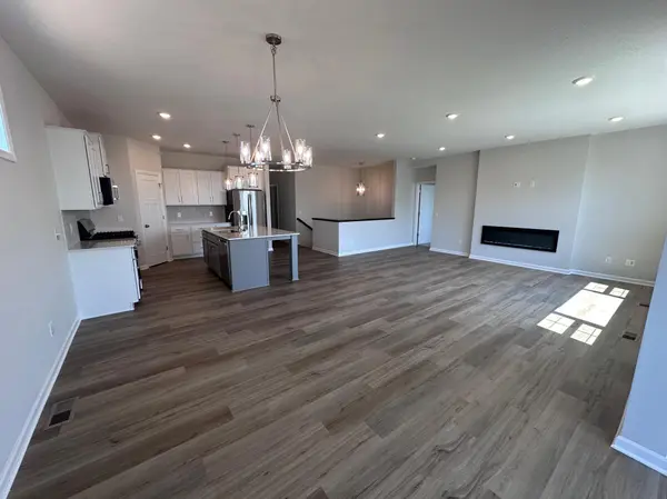 7586 201st ST W, Lakeville, MN 55044