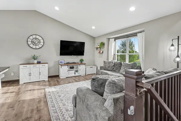 1173 Wyoming ST, Roberts, WI 54023