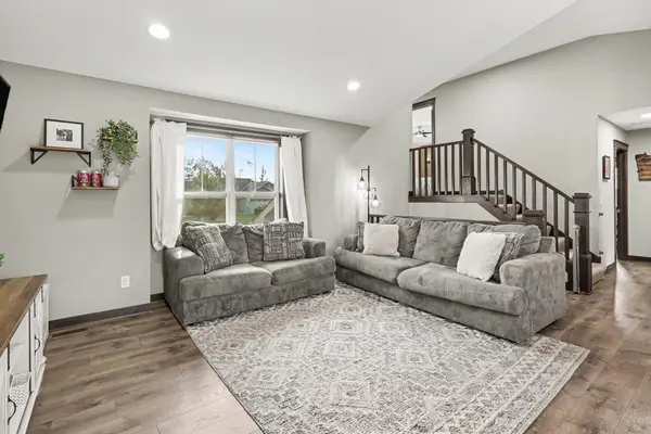 1173 Wyoming ST, Roberts, WI 54023
