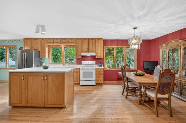 22015 Pillsbury AVE, Lakeville, MN 55044