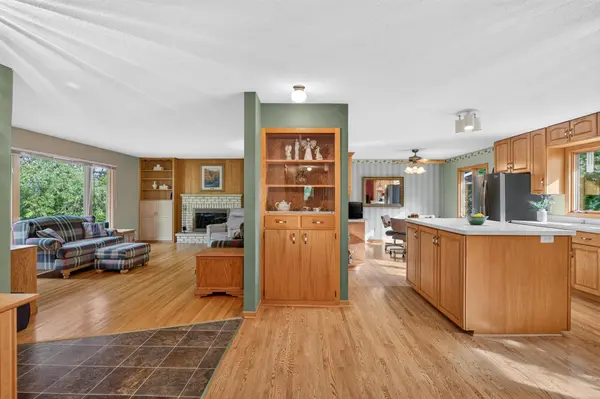 22015 Pillsbury AVE, Lakeville, MN 55044