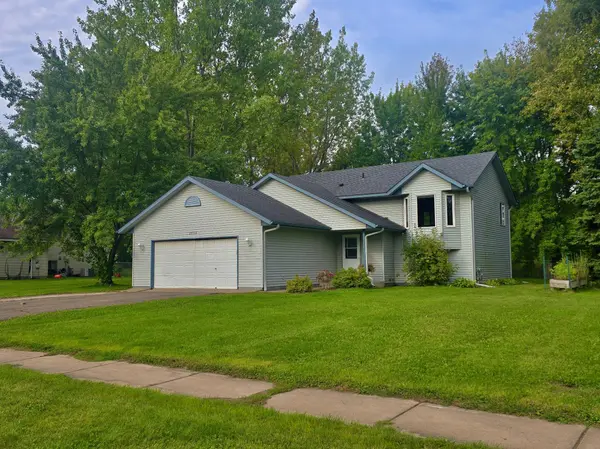 29550 Broadway ST, Lindstrom, MN 55045
