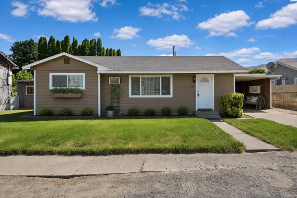 820 Brown Street, Prosser, WA 99350-1712