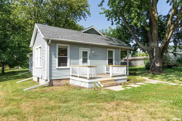 705 S SPRUCE ST, Delavan, IL 61734