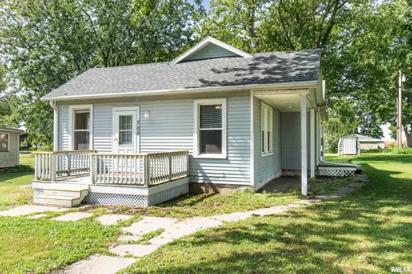 705 S SPRUCE ST, Delavan, IL 61734
