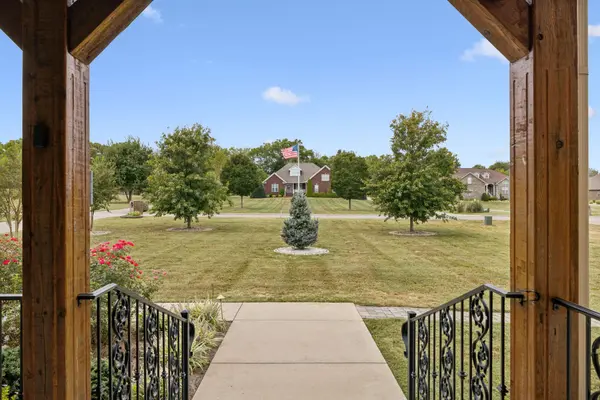 3043 Cross Gate Ln, Columbia, TN 38401