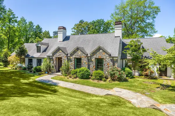 10 Minnekahda Place,  Chattanooga,  TN 37405