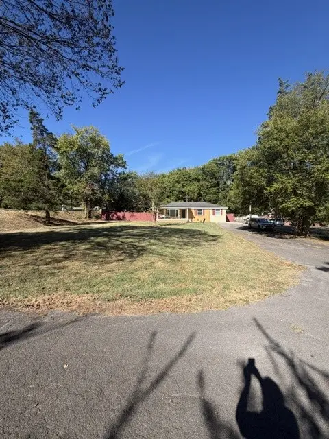 98 Curtiswood Dr, Hendersonville, TN 37075