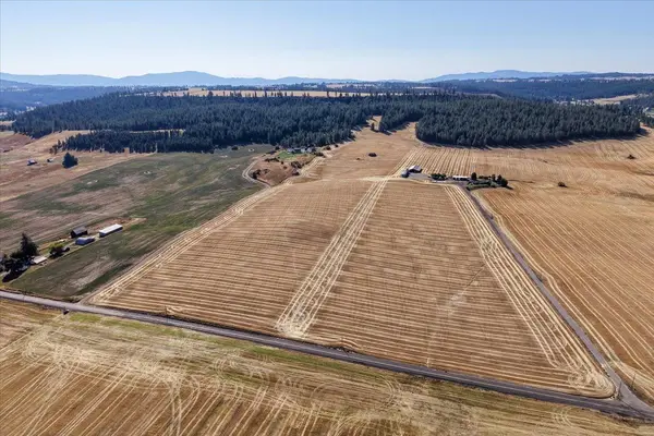 9270 E Peone Rd, Mead, WA 99021