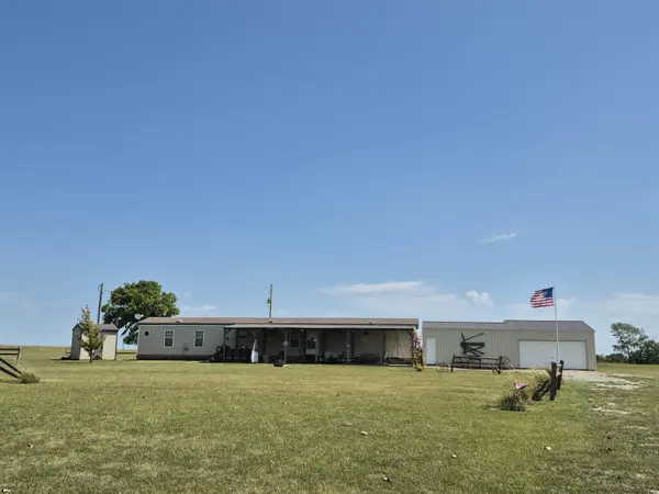 402 Eureka Lake, Eureka, KS 67045