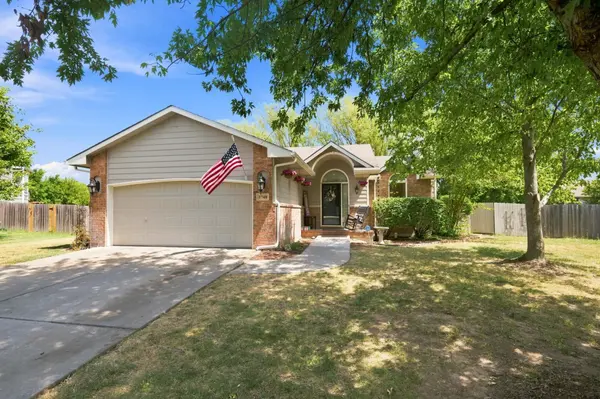 1748 N Basswood Ct, Andover, KS 67002