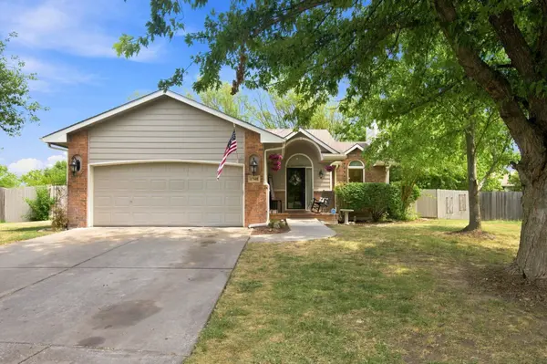1748 N Basswood Ct, Andover, KS 67002