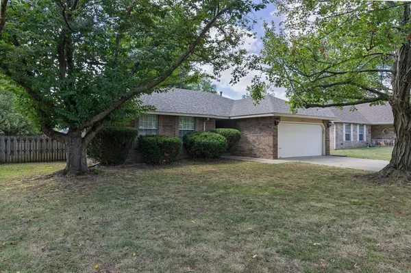 3814 W Harrison ST, Springfield, MO 65802