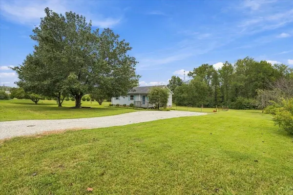7 Belvue School RD, Travelers Rest, SC 29690