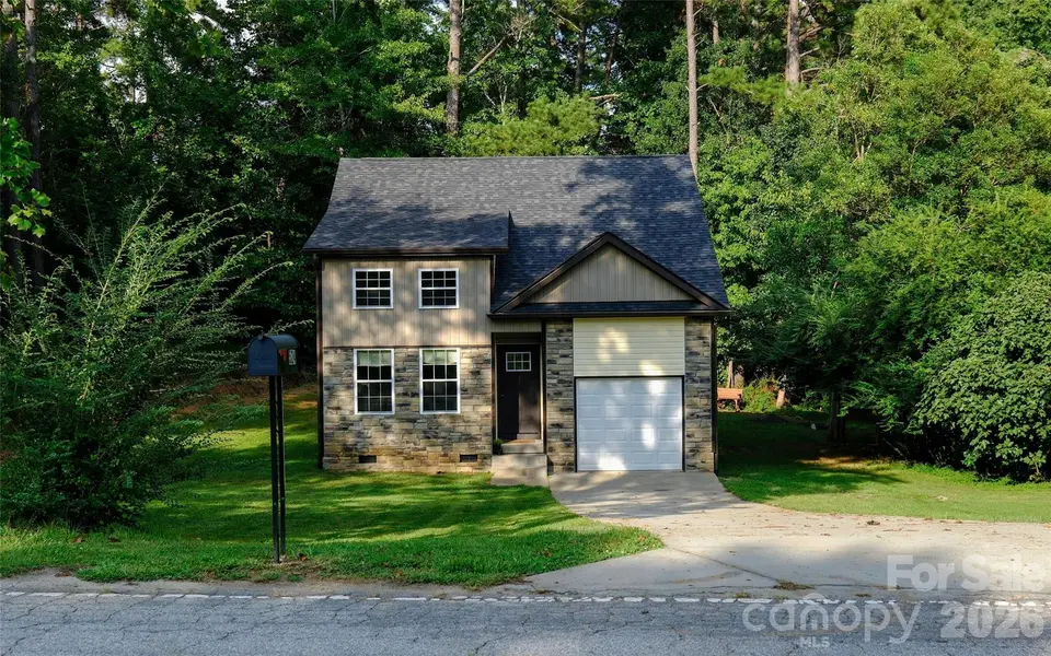 524 Asbury DR, Landrum, SC 29356