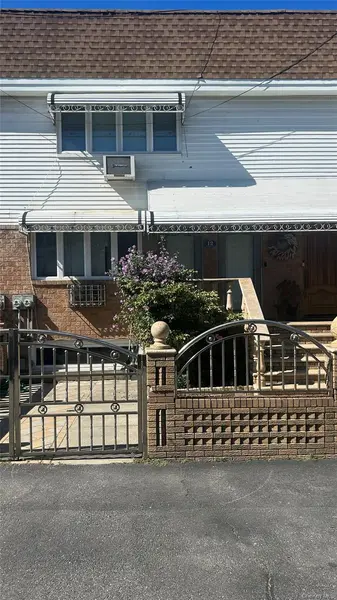 12 McKibbin CT, Brooklyn, NY 11206