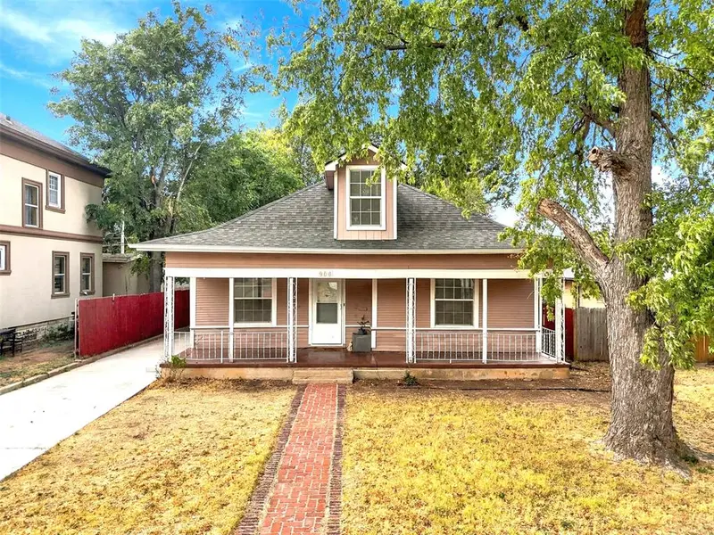 906 S Barker AVE, El Reno, OK 73036