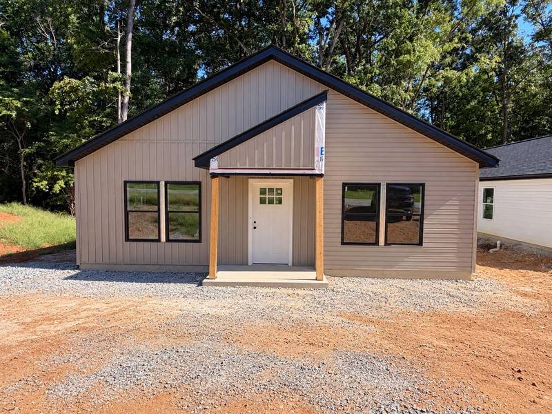 4 Poplar ST, Woodruff, SC 29388