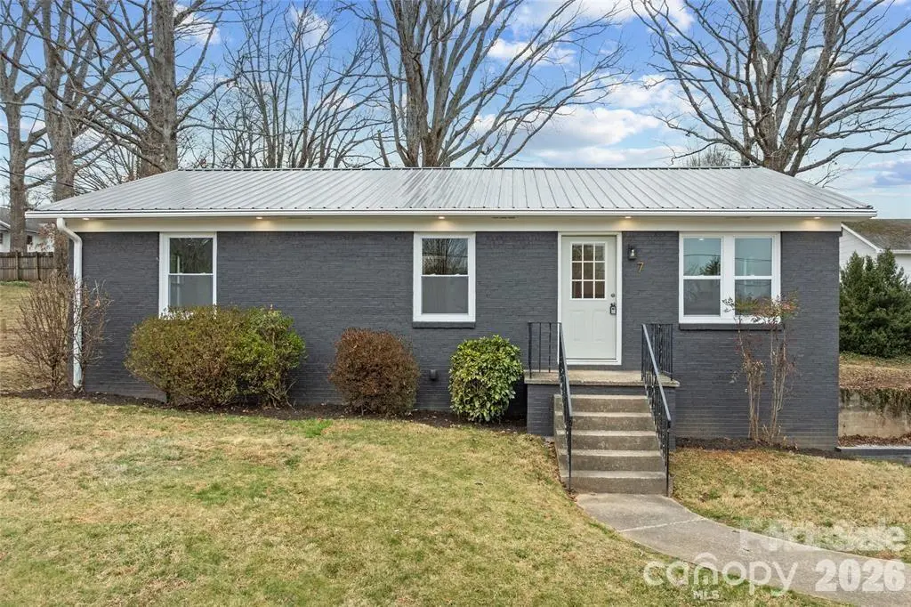 7 Browndale RD, Asheville, NC 28805