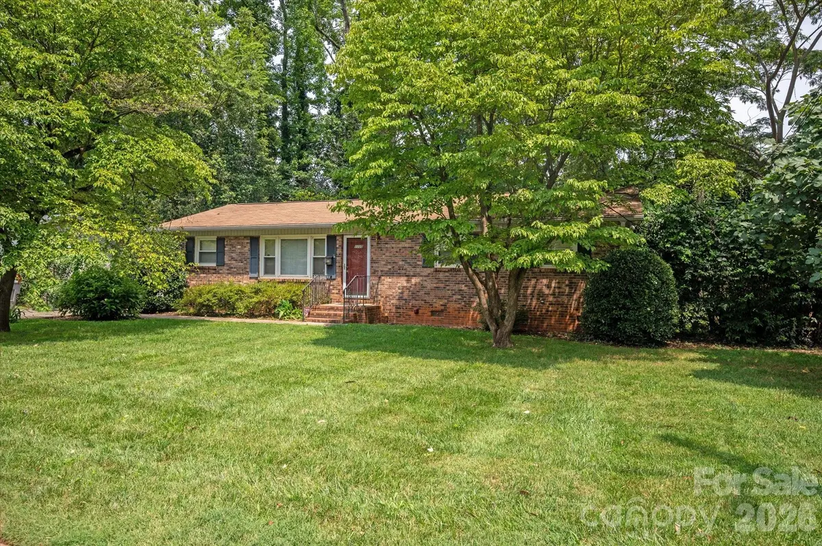 1115 Clawson CT, Charlotte, NC 28209